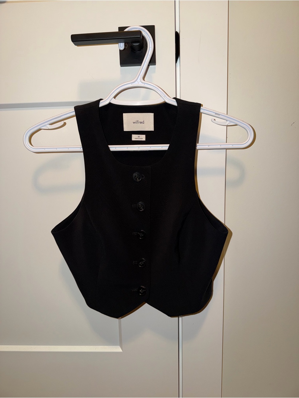 Wilfred Black Button-Front Cropped Vest